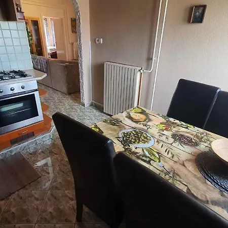 In 43115 Apartment